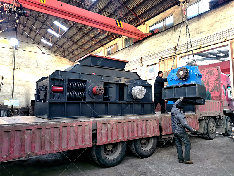 花崗巖對輥破碎機出料粒度多少？產量多大？