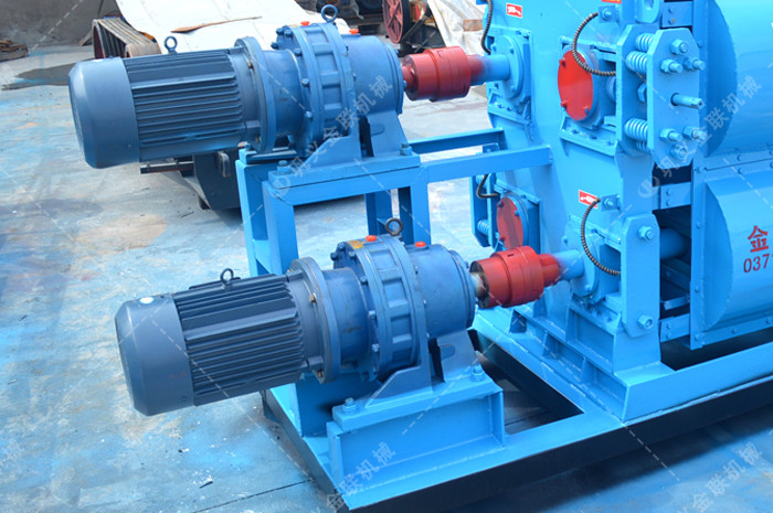 四輥破碎機(jī)|四輥式破碎機(jī)|四輥破碎機(jī)生產(chǎn)廠家提供價(jià)格|工作原理|圖片資料 四輥破碎機(jī)|四輥式破碎機(jī)|四輥破碎機(jī)生產(chǎn)廠家提供價(jià)格|工作原理|圖片資料