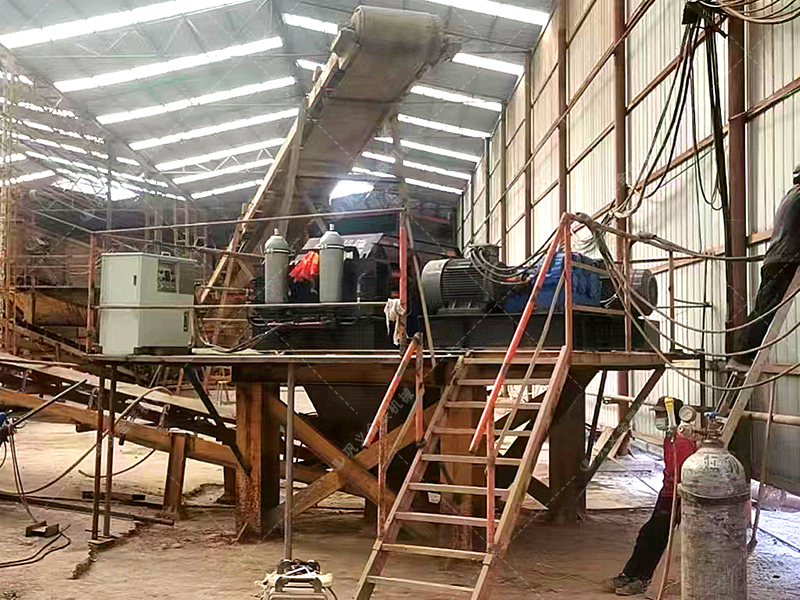 花崗巖液壓對輥破碎機多少錢？有沒有好的廠家推薦？