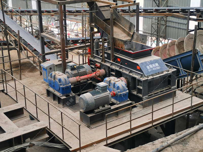 石英石硬度高，對輥制砂機(jī)能否穩(wěn)定運(yùn)行并保證出料質(zhì)量？